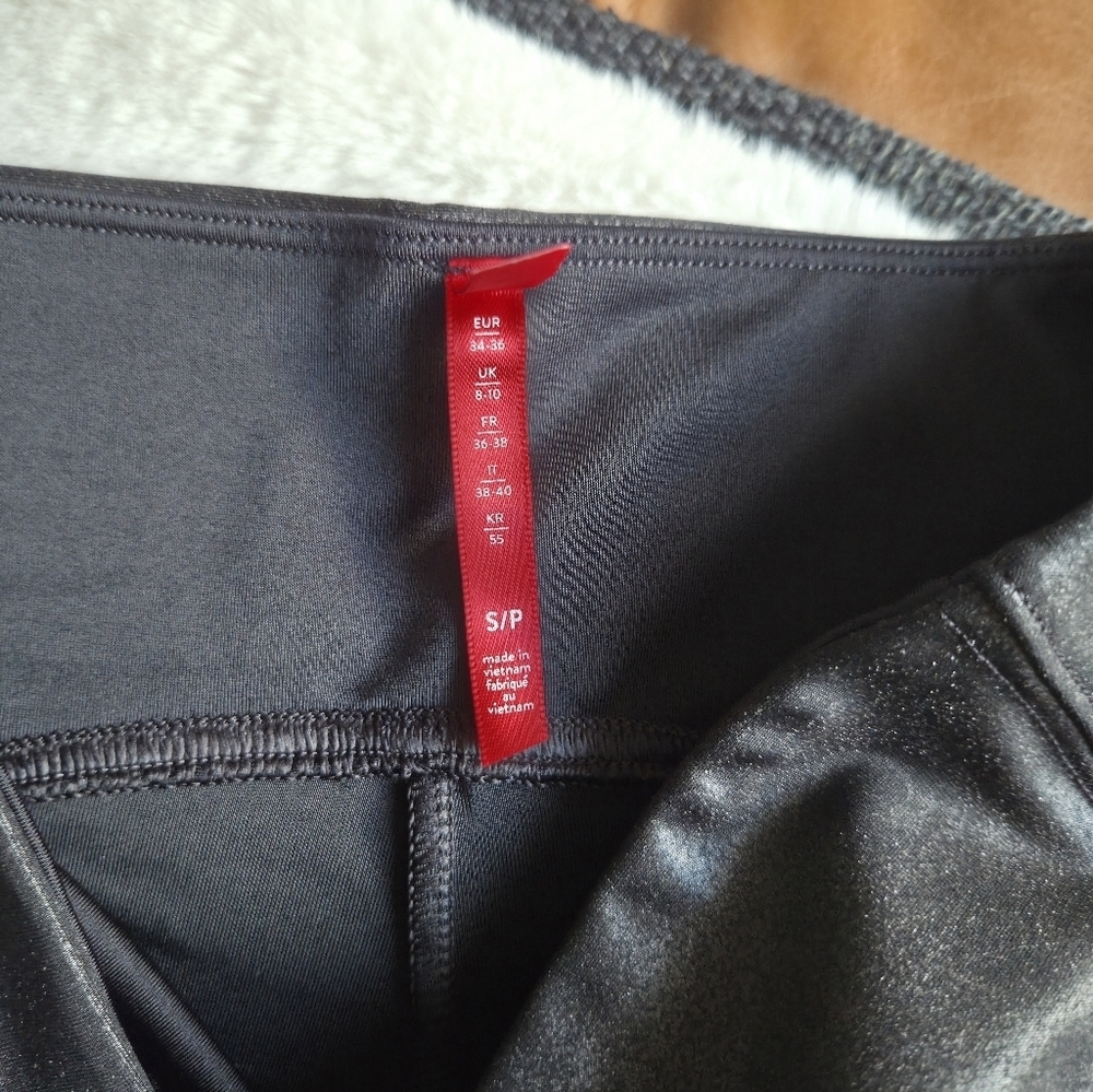 SPANXshape Faux Leather Leggings Size Small - Picture 7 of 7
